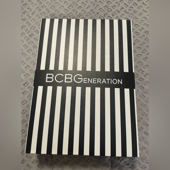 NIB BCBGenerations Puffer Belt Bag Gift Set - Picture 7 of 7